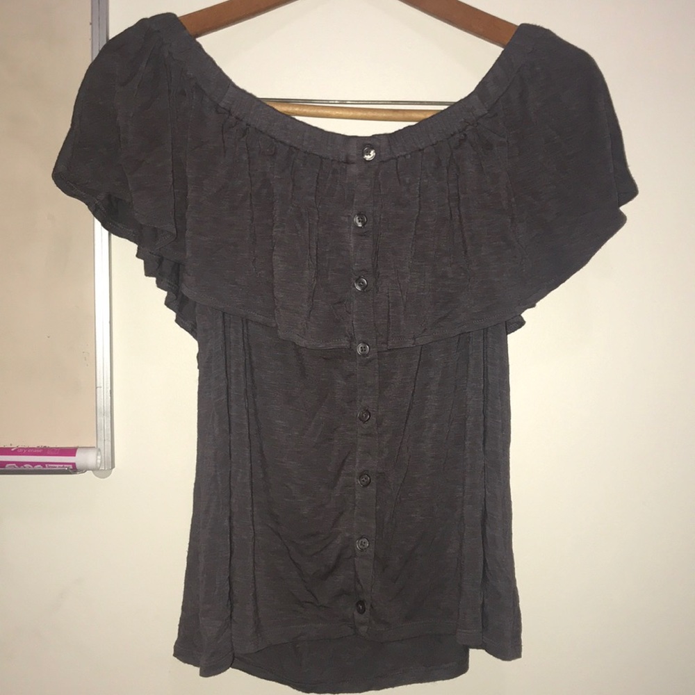 Strapless gray shirt